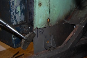 On both sides, the new chassis mounting brackets are in the right plane with the bolting point, but the location hole is set too deep in the bracket, as can be seen here. I fed this info back to Metal Mick at Sportscar Meatalworks and he will re-engineer the brackets for future panels.