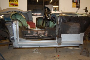 First full dry fix of inner sill /'B' post repair panels. The new 'B' pillar is one of 'Metal Micky's' (Sportscar Metalworks) better productions and is an excellent fit.