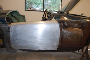 Wings are required to assist correct alignment of inner and outer sills and 'B' post, before welding can commence. All wings at this stage were away at Sportscar Metalworks for blasting and repair @19/05/10