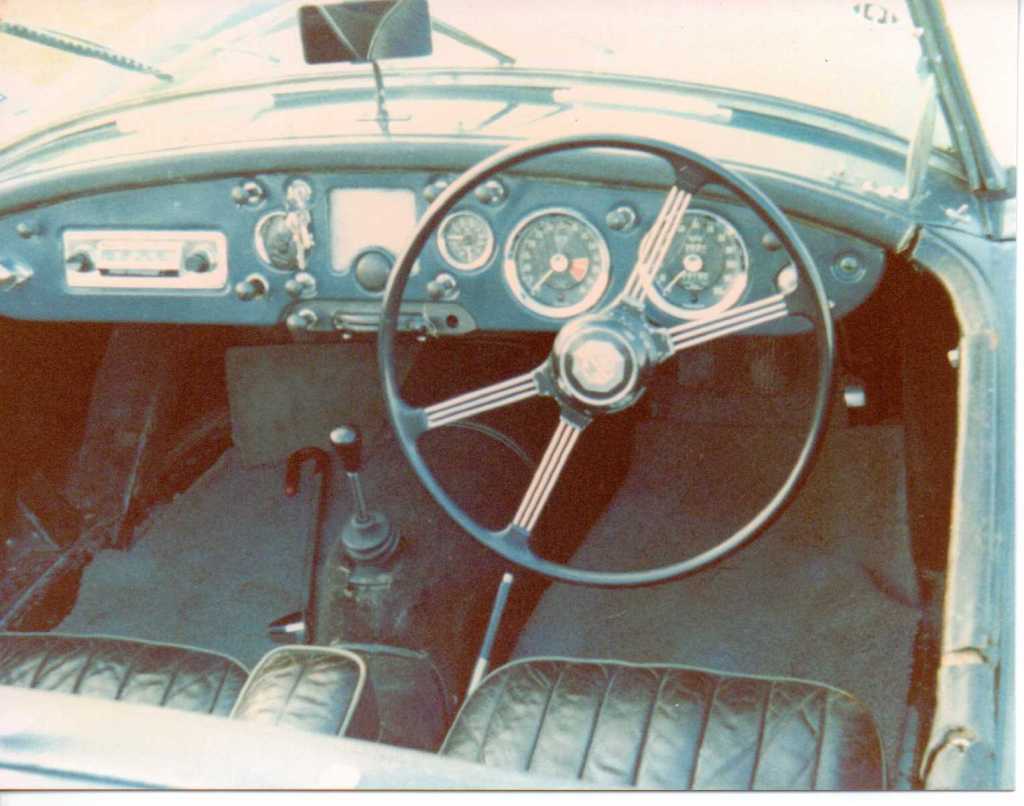 Photograph of the steerling wheel of a 1959 1500 MGA Roadster